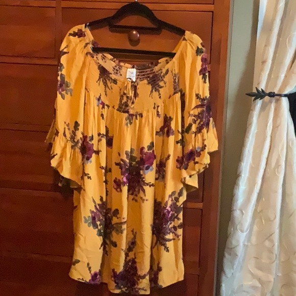 Terra & Sky Tops - NWT 2X Terra & Sky floral tunic/blouse